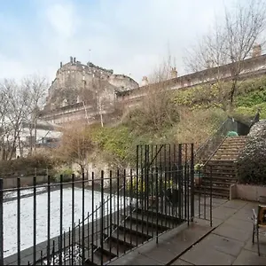 Apartment Charming 1 Bed With Castle View, EDI